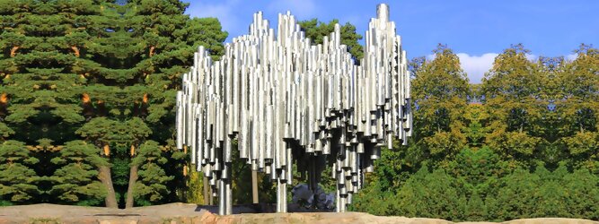 Trip Reisen Reisetipps - Sibelius Monument in Helsinki, Finnland. Wie stilisierte Orgelpfeifen, verblüfft die abstrakt kühne Optik dieser Skulptur und symbolisiert das kreative künstlerische Musikschaffen des weltberühmten finnischen Komponisten Jean Sibelius. Das imposante Denkmal liegt in einem wunderschönen Park. Der als „Johann Julius Christian Sibelius“ geborene Jean Sibelius ist für die Finnen eine äußerst wichtige Person und gilt als Ikone der finnischen Musik. Die bekanntesten Werke des freischaffenden Komponisten sind Symphonie 1-7, Kullervo und Violinkonzert. Unzählige Besucher aus nah und fern kommen in den Park, um eines der meistfotografierten Denkmäler Finnlands zu sehen.